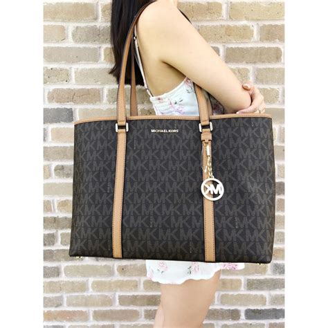 michael kors sady lg laptop tote brown|Sady Large Logo Top.